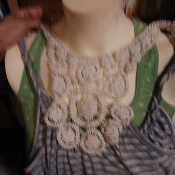 Tank top - Picture 2 of 4